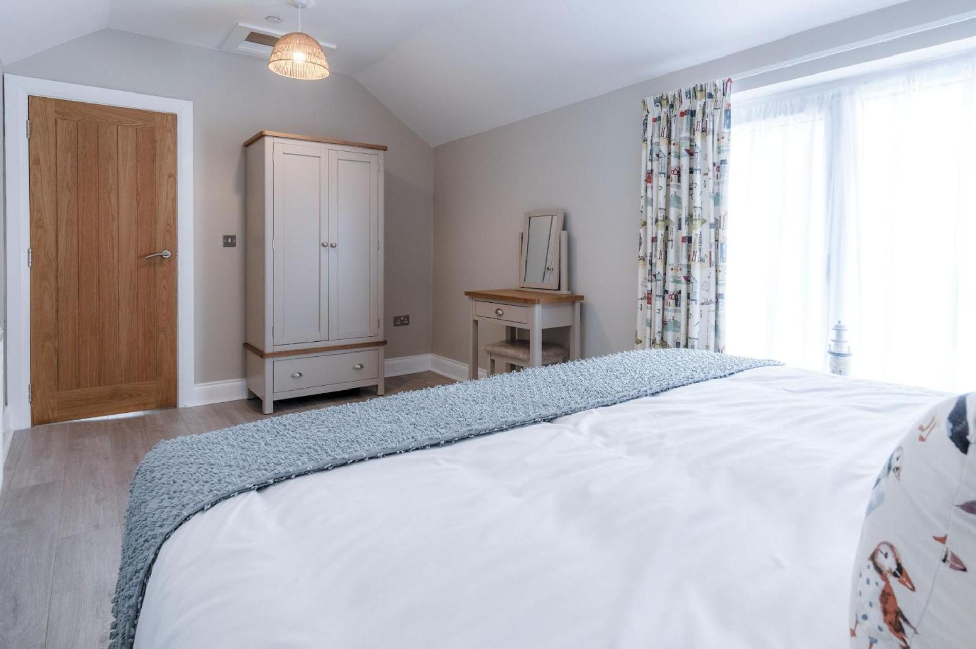 Harbour View - 2 Bedroom Apartment - Milford Haven Exterior photo