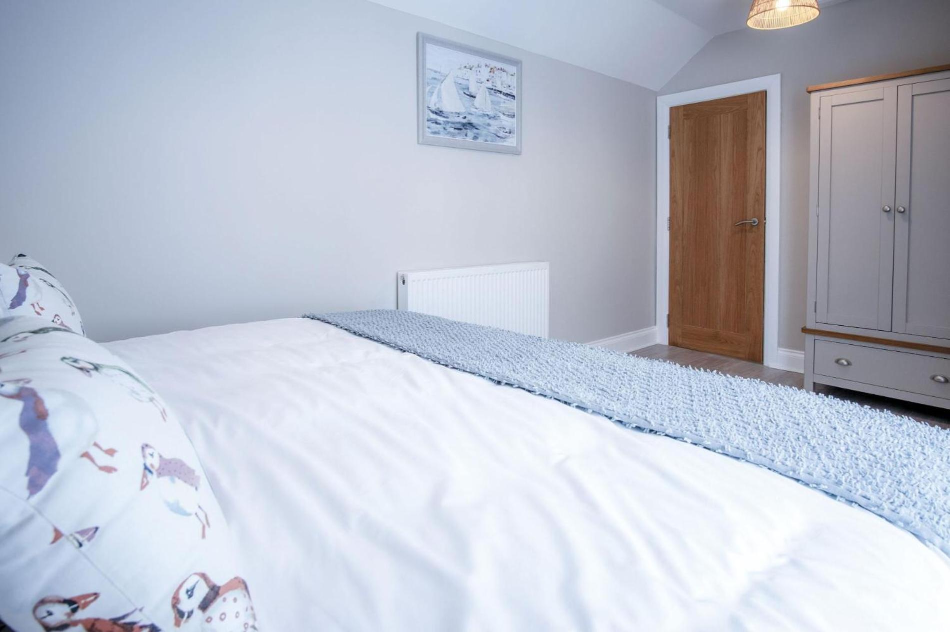 Harbour View - 2 Bedroom Apartment - Milford Haven Exterior photo