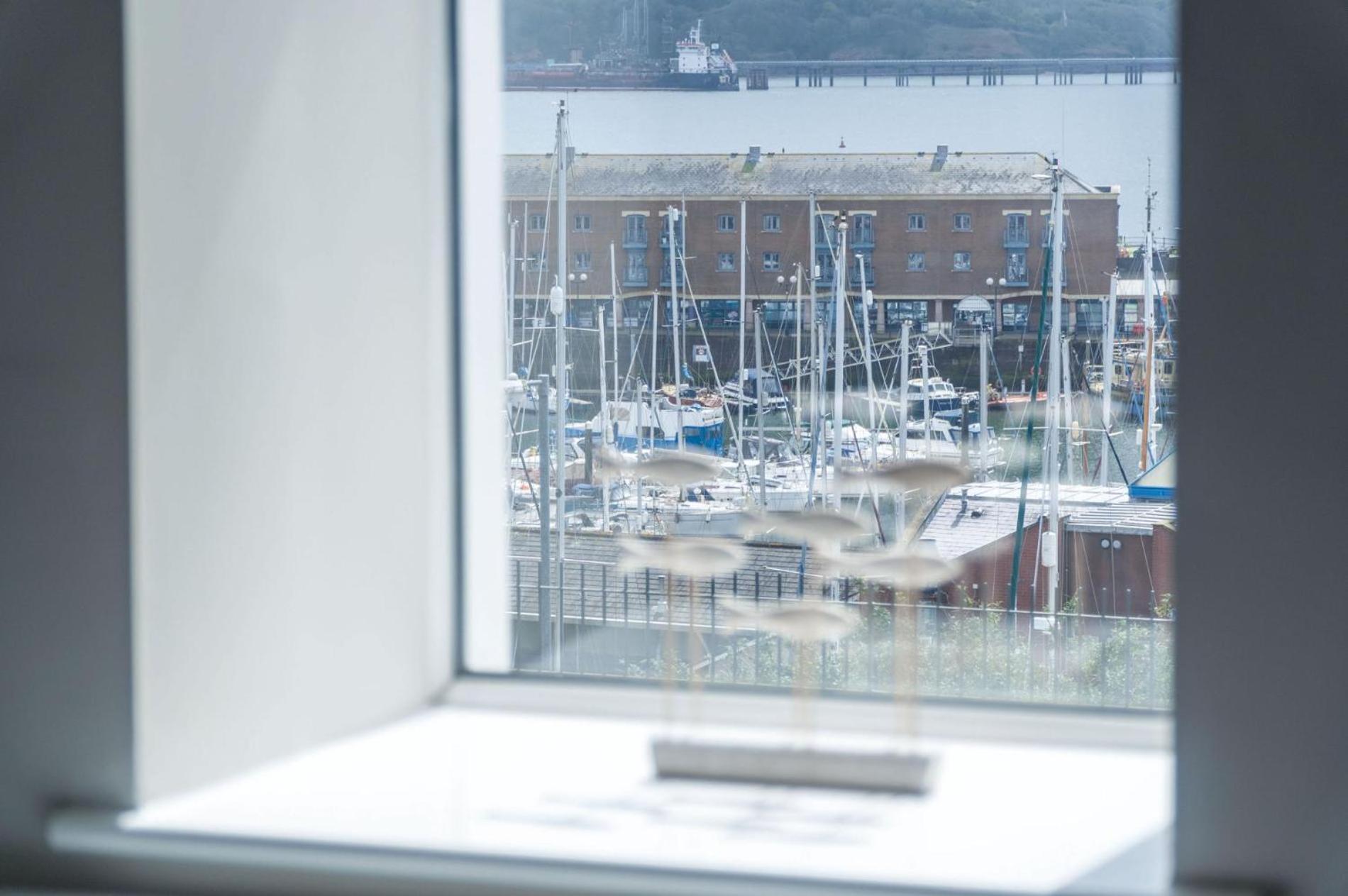 Harbour View - 2 Bedroom Apartment - Milford Haven Exterior photo