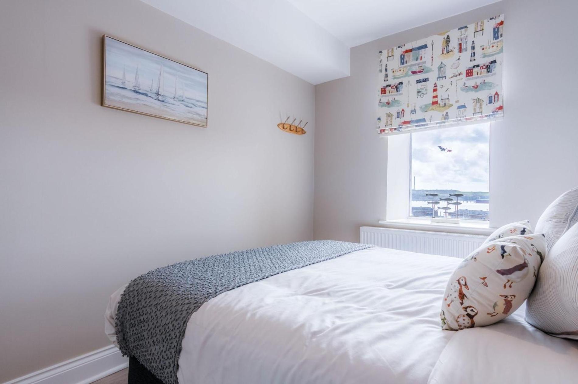 Harbour View - 2 Bedroom Apartment - Milford Haven Exterior photo